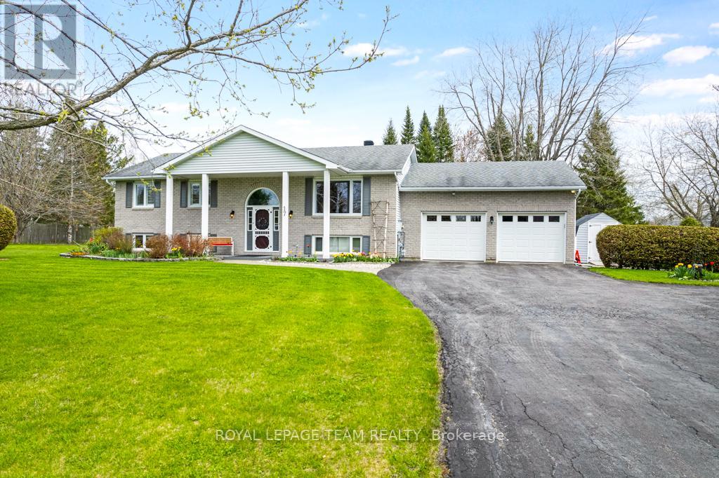 17 PIONEER DRIVE, North Grenville, Ontario