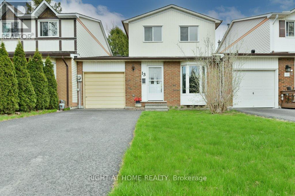 13 AMHERST CRESCENT, Ottawa, Ontario