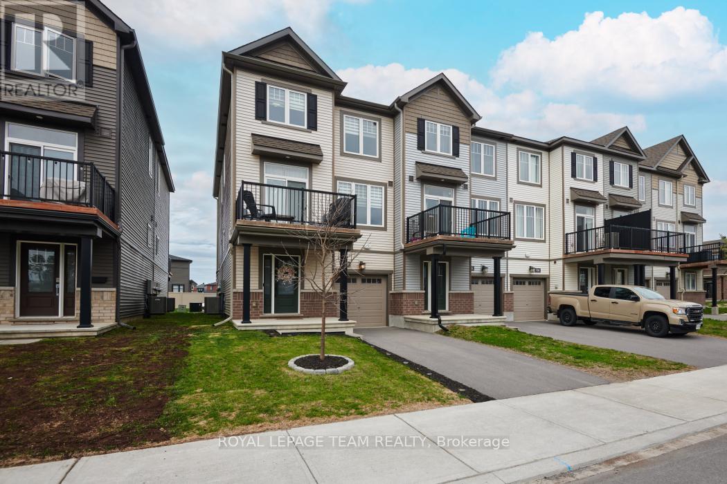 908 LIXNAW COURT, Ottawa, Ontario