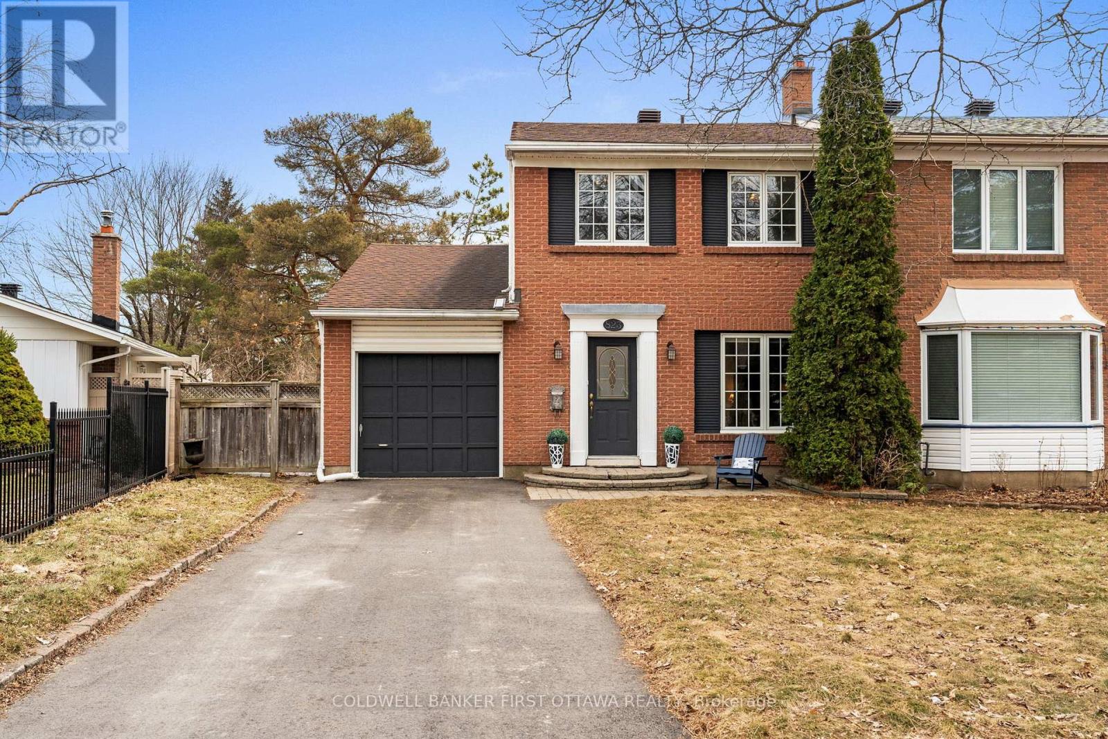 823 EASTVALE DRIVE, Ottawa, Ontario