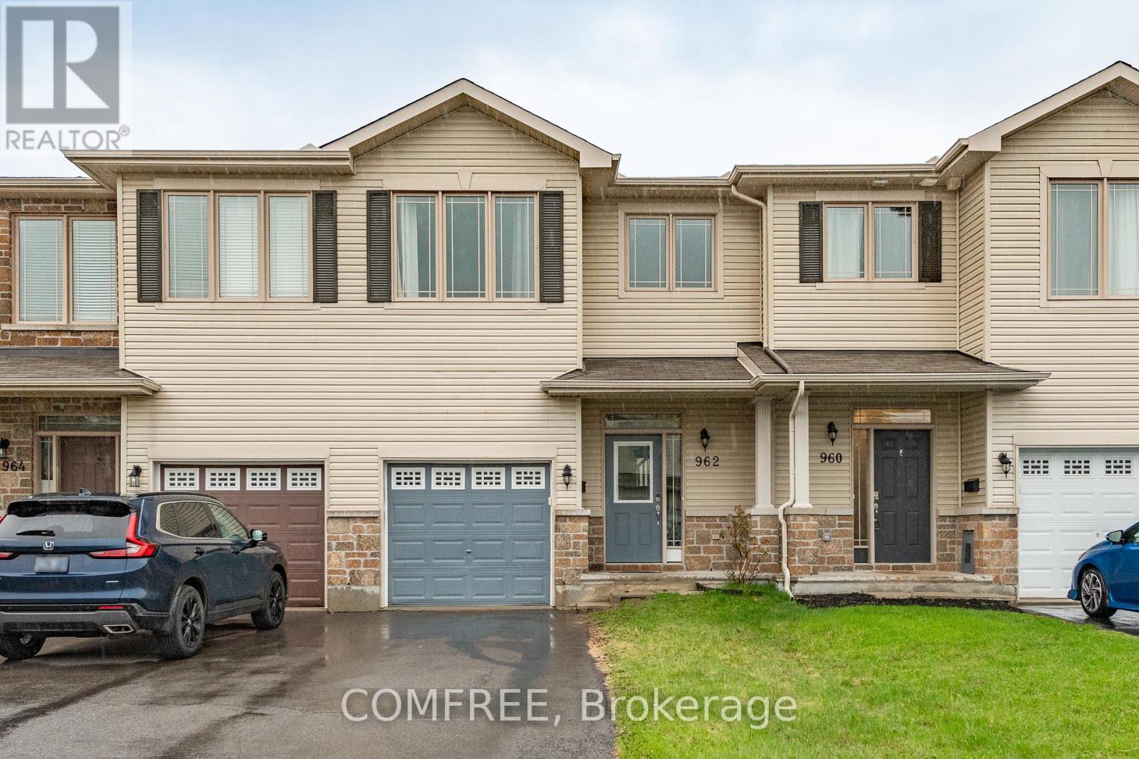 962 LINARIA WALK, Ottawa, Ontario