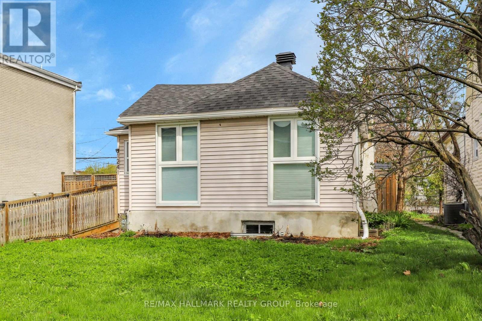 1241 EMPEROR AVENUE, Ottawa, Ontario