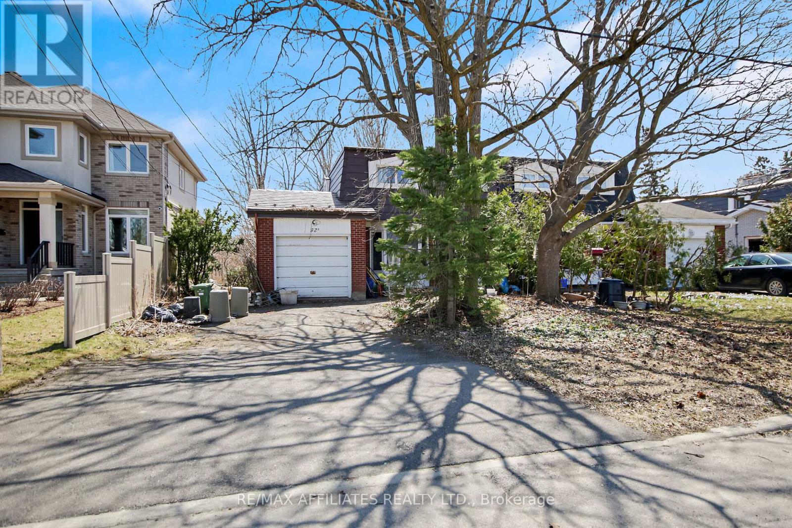 32A ASHBURN DRIVE, Ottawa, Ontario