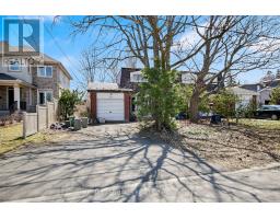 32A ASHBURN DRIVE, Ottawa, Ontario