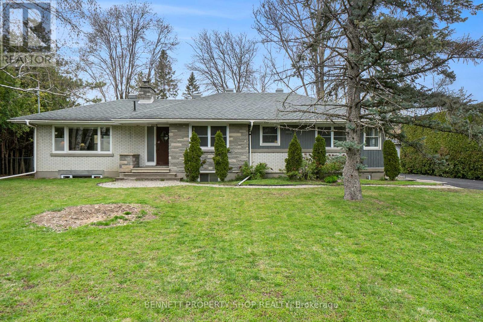 111 ARBEATHA STREET, Ottawa, Ontario