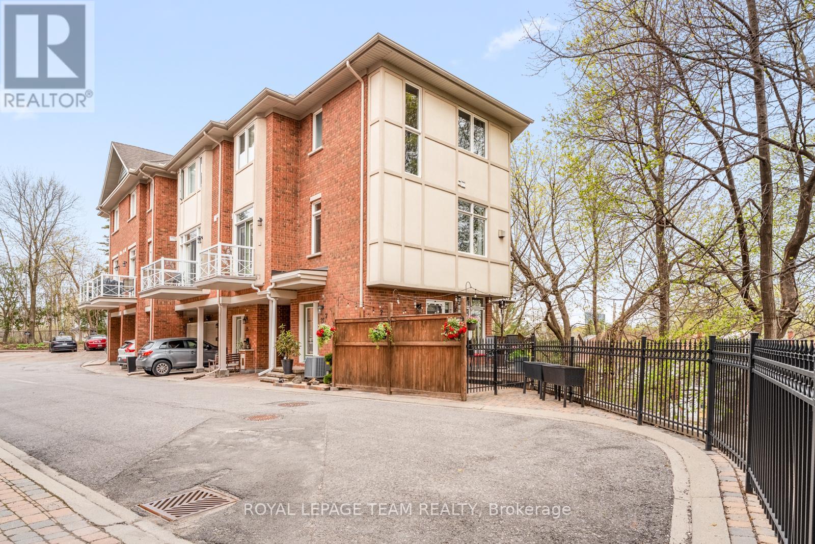 27 - 520 QUEEN ELIZABETH DRIVE, Ottawa, Ontario