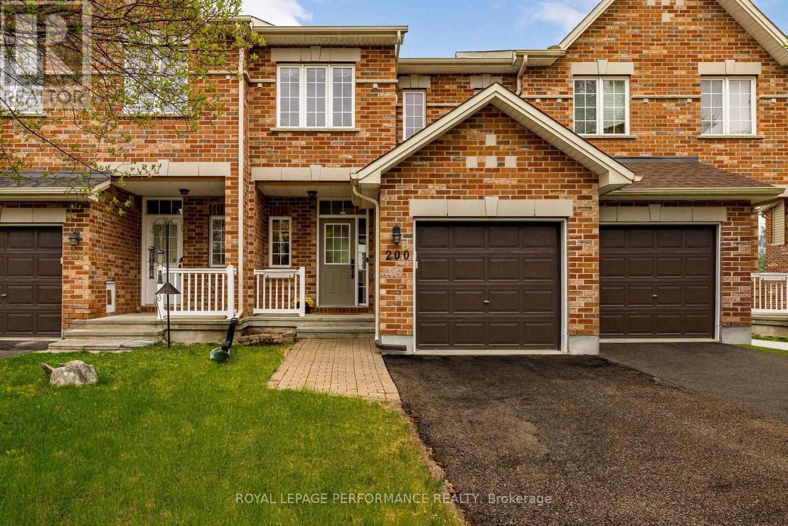 200 EYE BRIGHT CRESCENT, Ottawa, Ontario