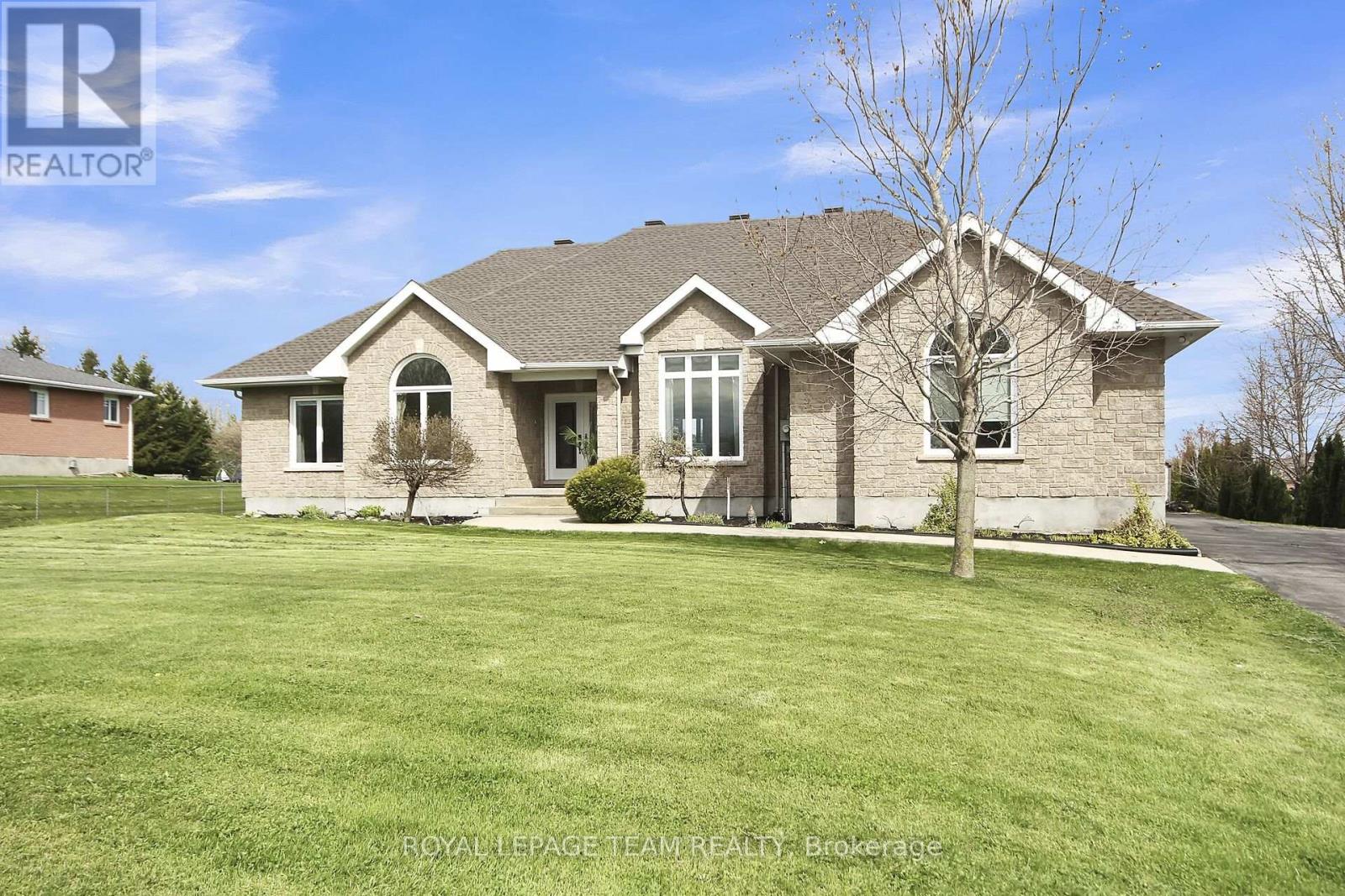 2127 TRAILWOOD DRIVE, Ottawa, Ontario