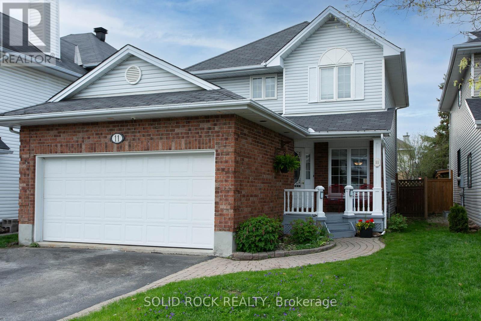 11 ROYAL FIELD CRESCENT, Ottawa, Ontario