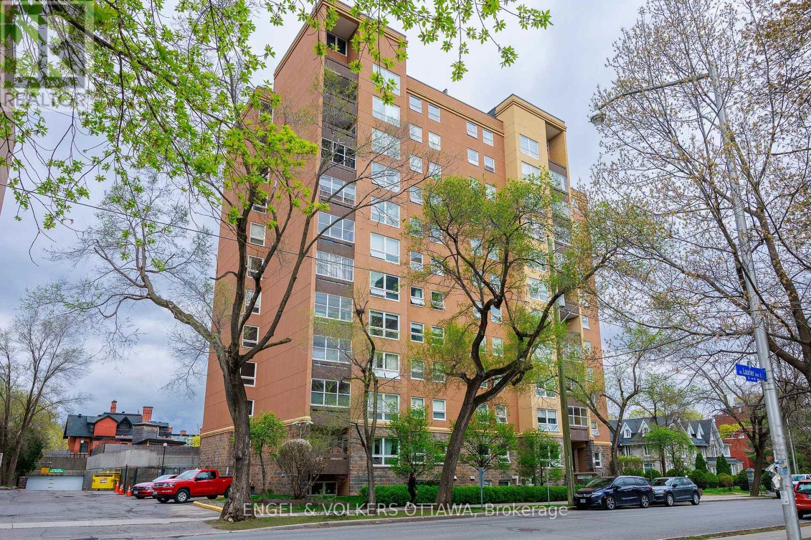 401 - 373 LAURIER AVENUE E, Ottawa, Ontario