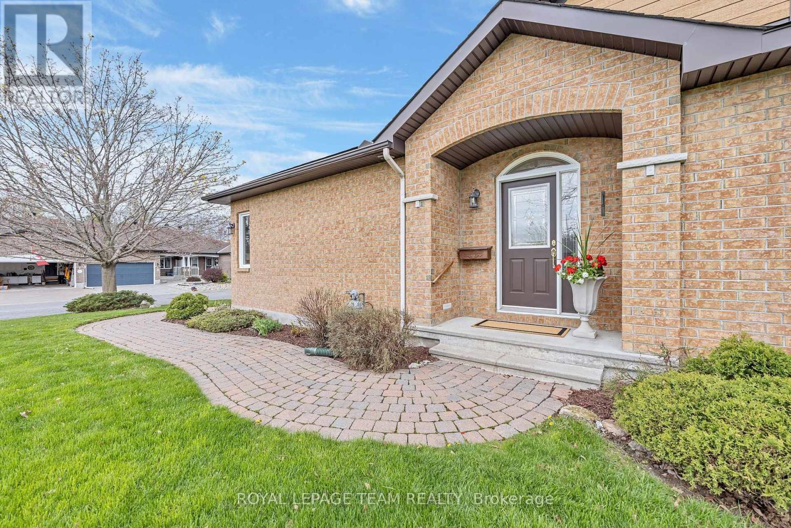 2 PEREGRINE CRESCENT, Ottawa, Ontario