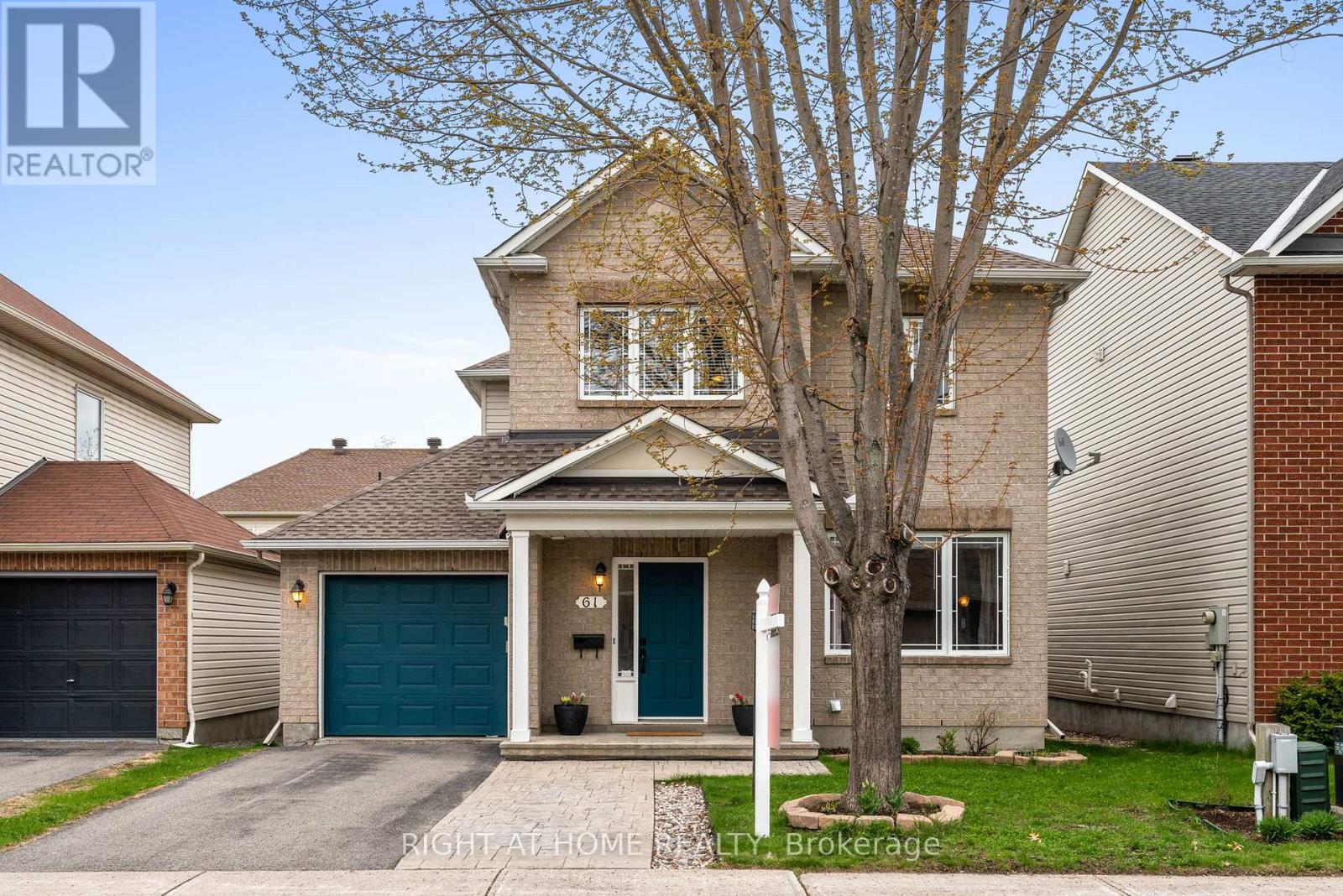 61 SUNVALE WAY, Ottawa, Ontario