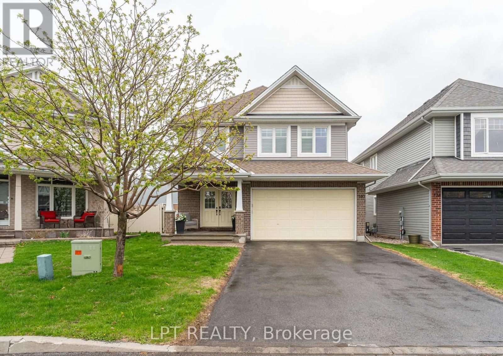 140 MONTARGIS CIRCLE E, Ottawa, Ontario