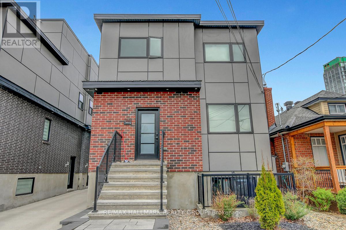 359 WHITBY AVENUE, Ottawa, Ontario