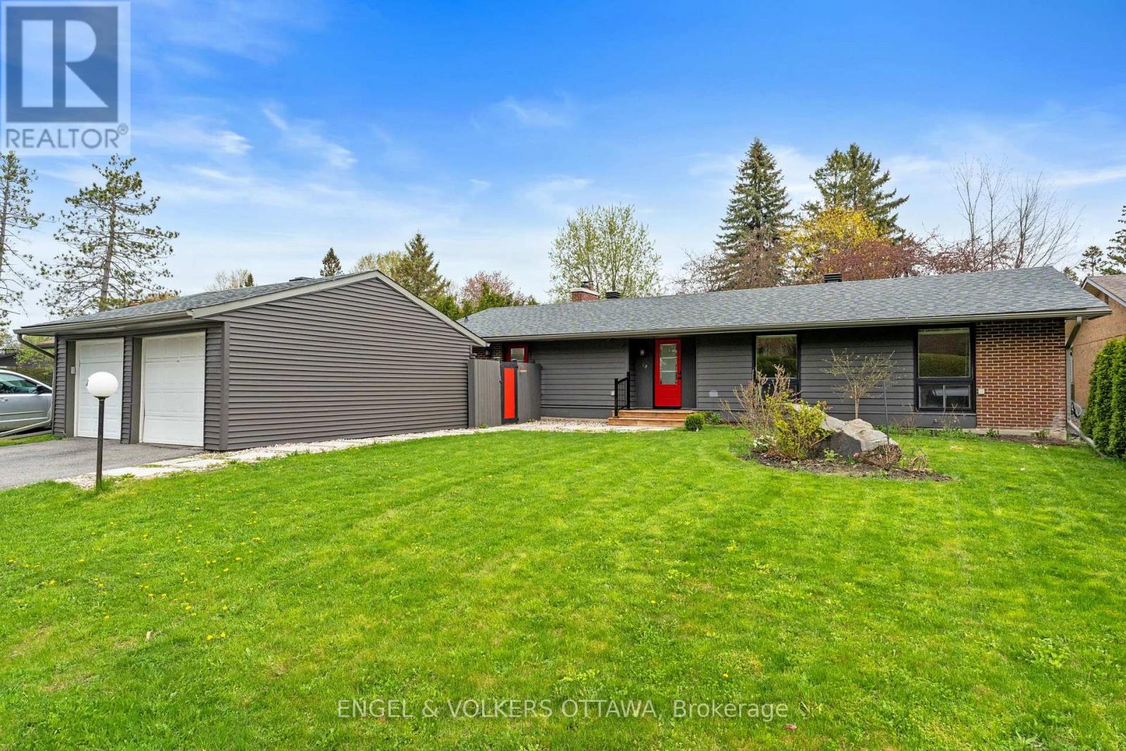 70 VARLEY DRIVE, Ottawa, Ontario
