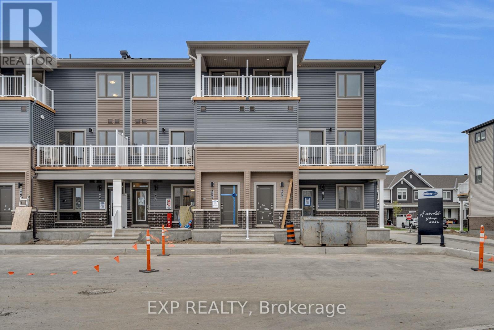 912 LILLIAN FREIMAN PRIVATE S, Ottawa, Ontario
