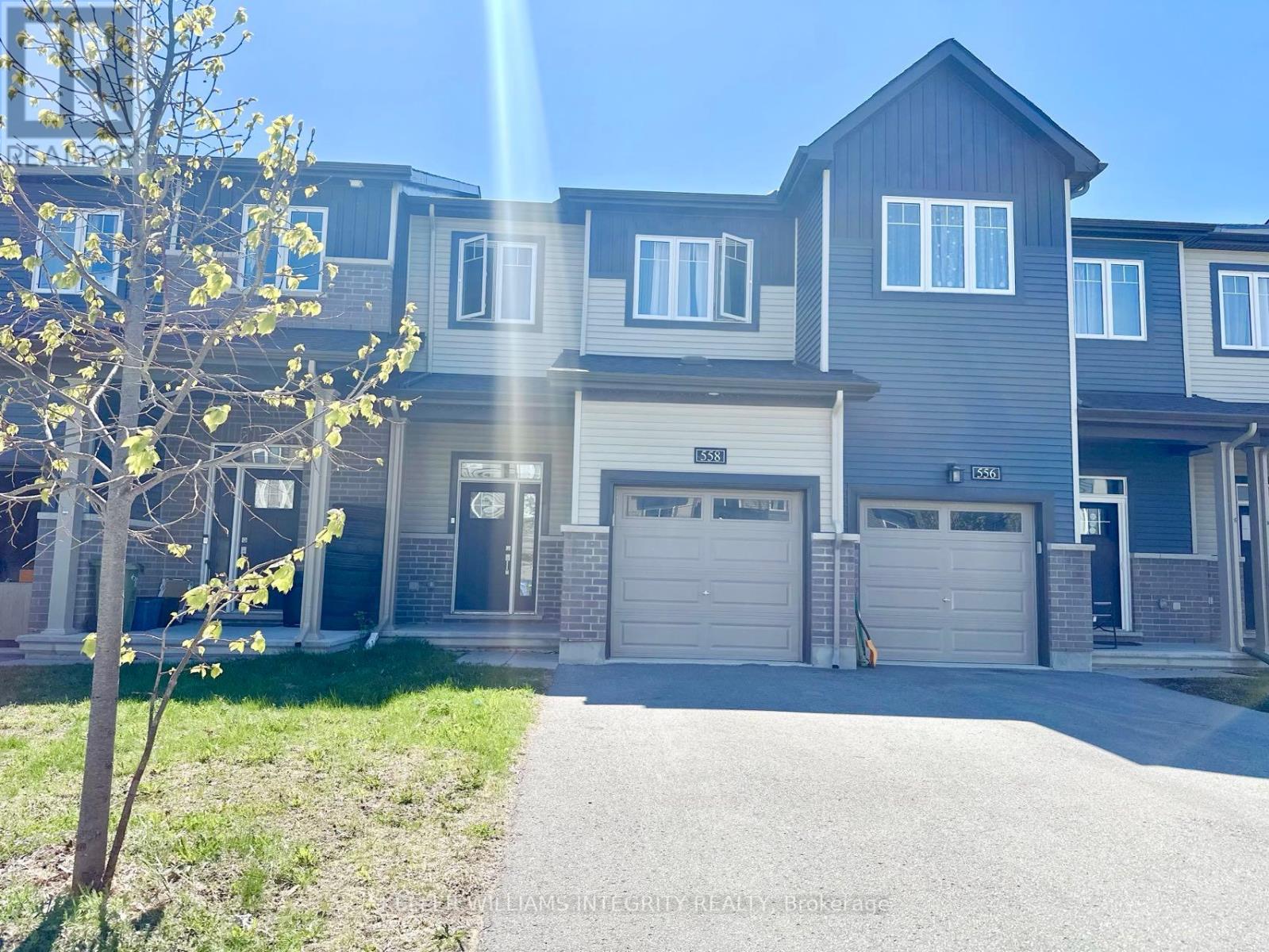 558 CLEMENCY CRESCENT, Ottawa, Ontario