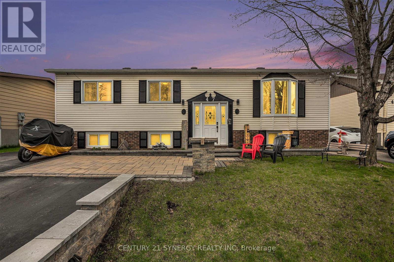 47 FRINGEWOOD DRIVE, Ottawa, Ontario