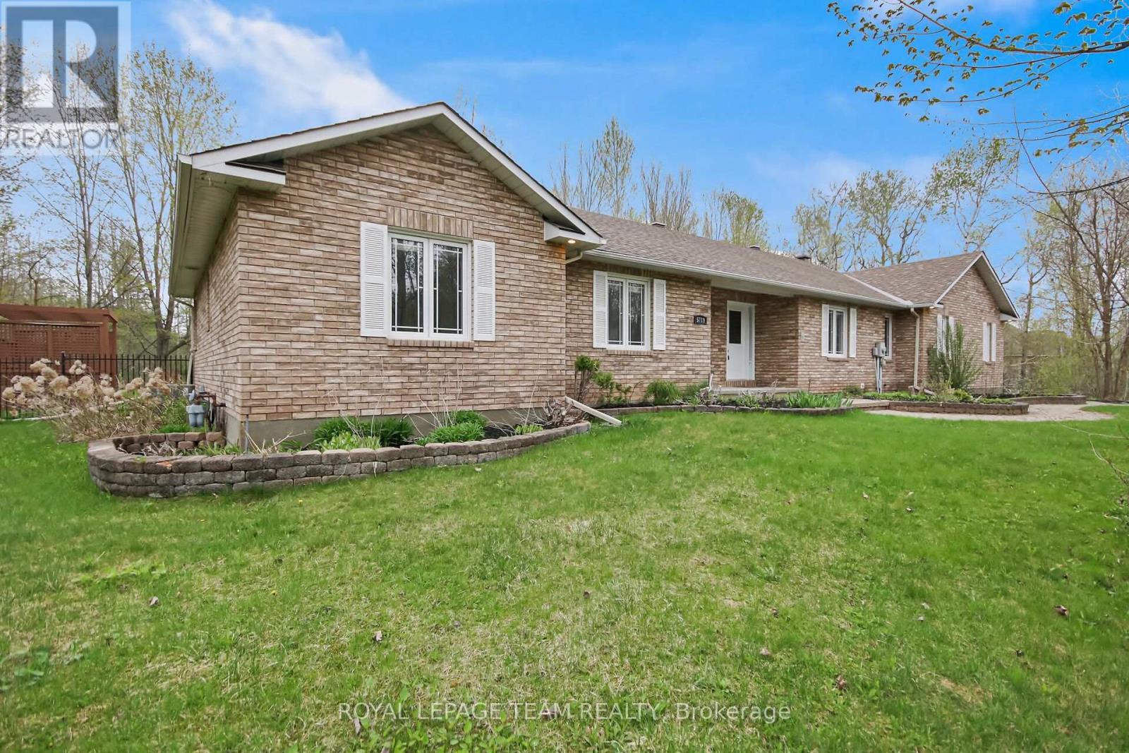 5719 STUEWE DRIVE, Ottawa, Ontario