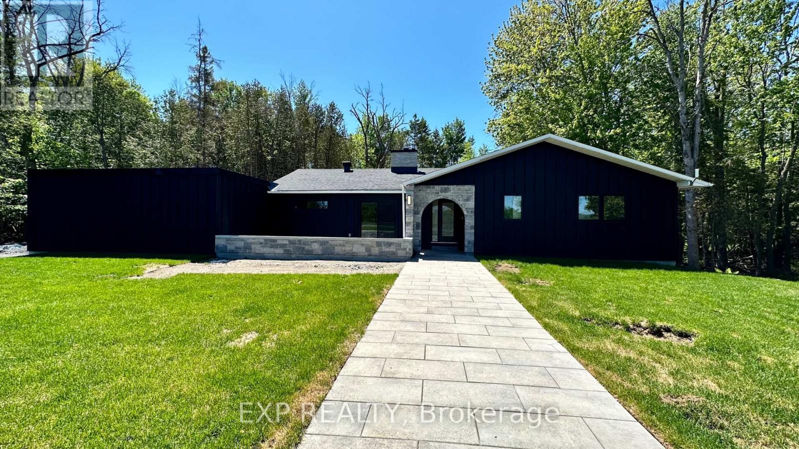 121 WAGON DRIVE, Ottawa, Ontario