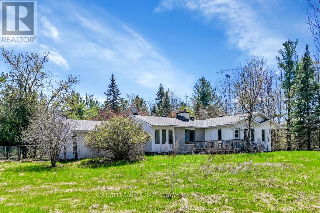 135 MANION ROAD, Ottawa, Ontario