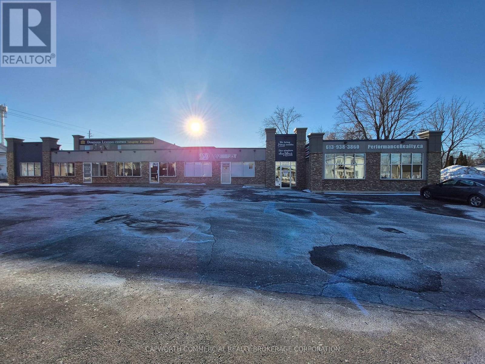 101 & 105 - 722 PITT STREET, Cornwall, Ontario