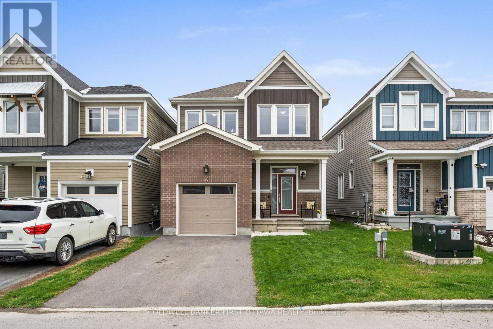 28 PACING WALK, Ottawa, Ontario