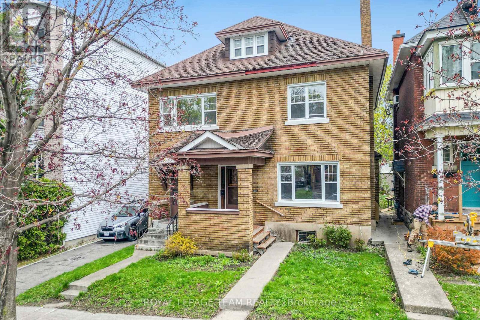 27 IRVING AVENUE, Ottawa, Ontario