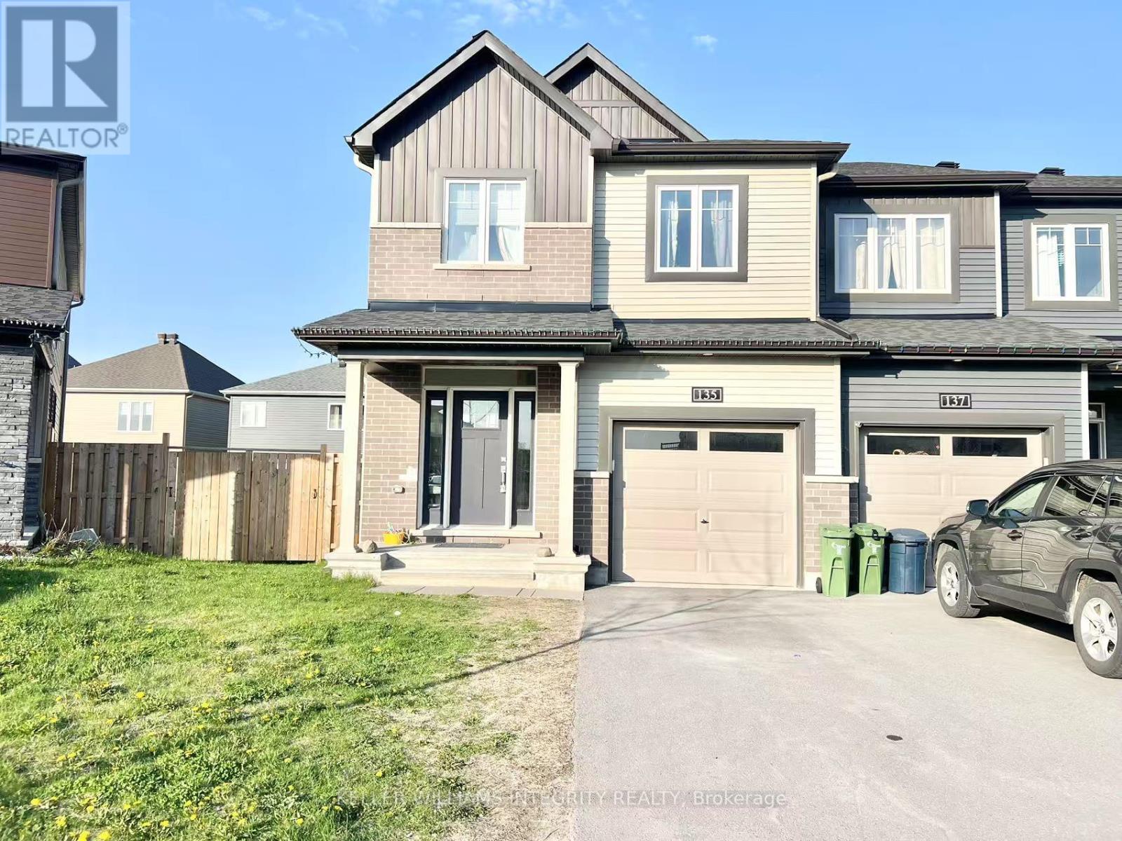 135 TEELIN CIRCLE, Ottawa, Ontario