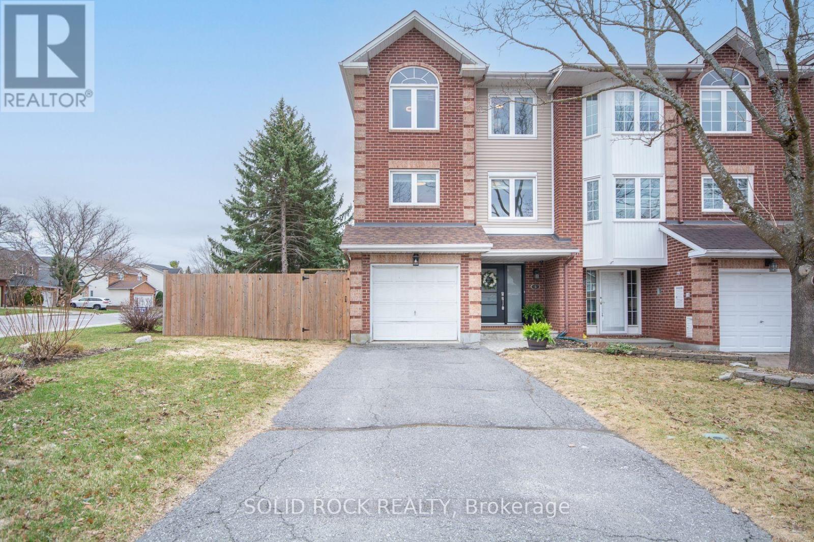 5 WEYBRIDGE DRIVE, Ottawa, Ontario
