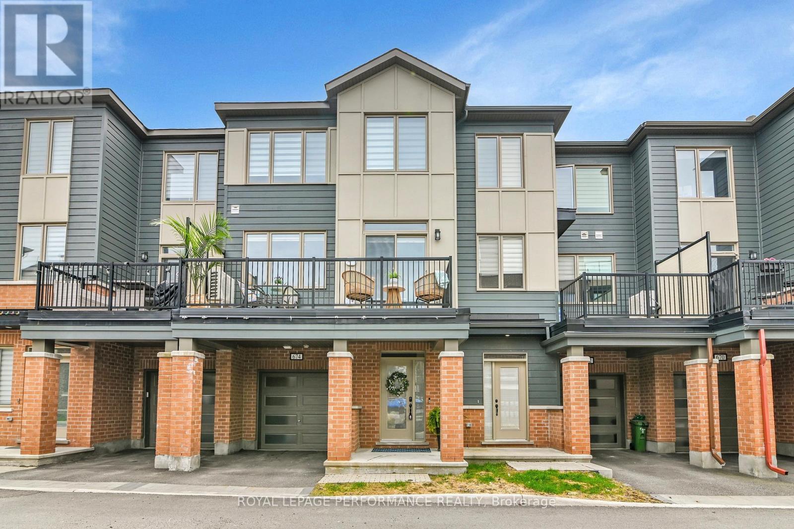 674 MAKWA PRIVATE, Ottawa, Ontario