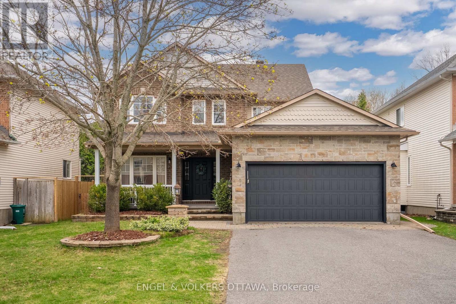 26 THRESHER AVENUE, Ottawa, Ontario