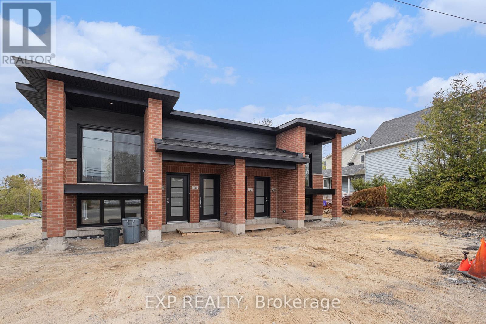 103 - 897 LAURIER STREET, Clarence-Rockland, Ontario