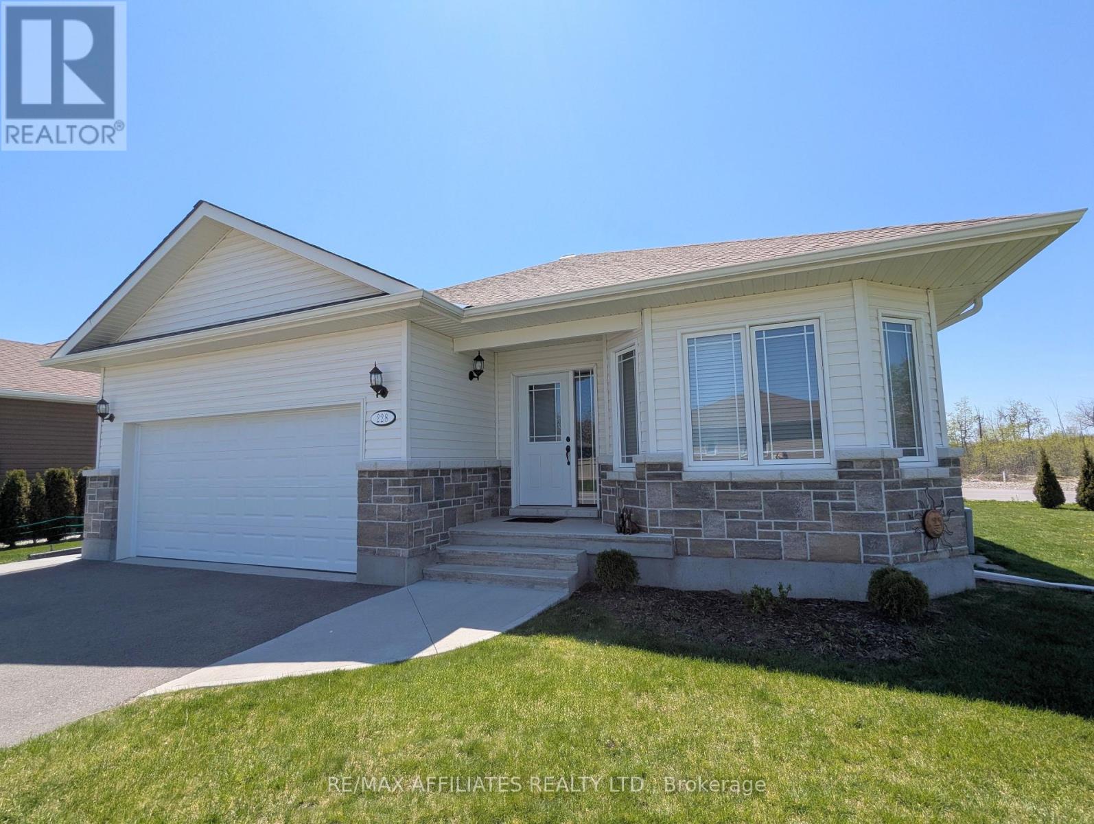 228 WOOD AVENUE, Smith Falls, Ontario