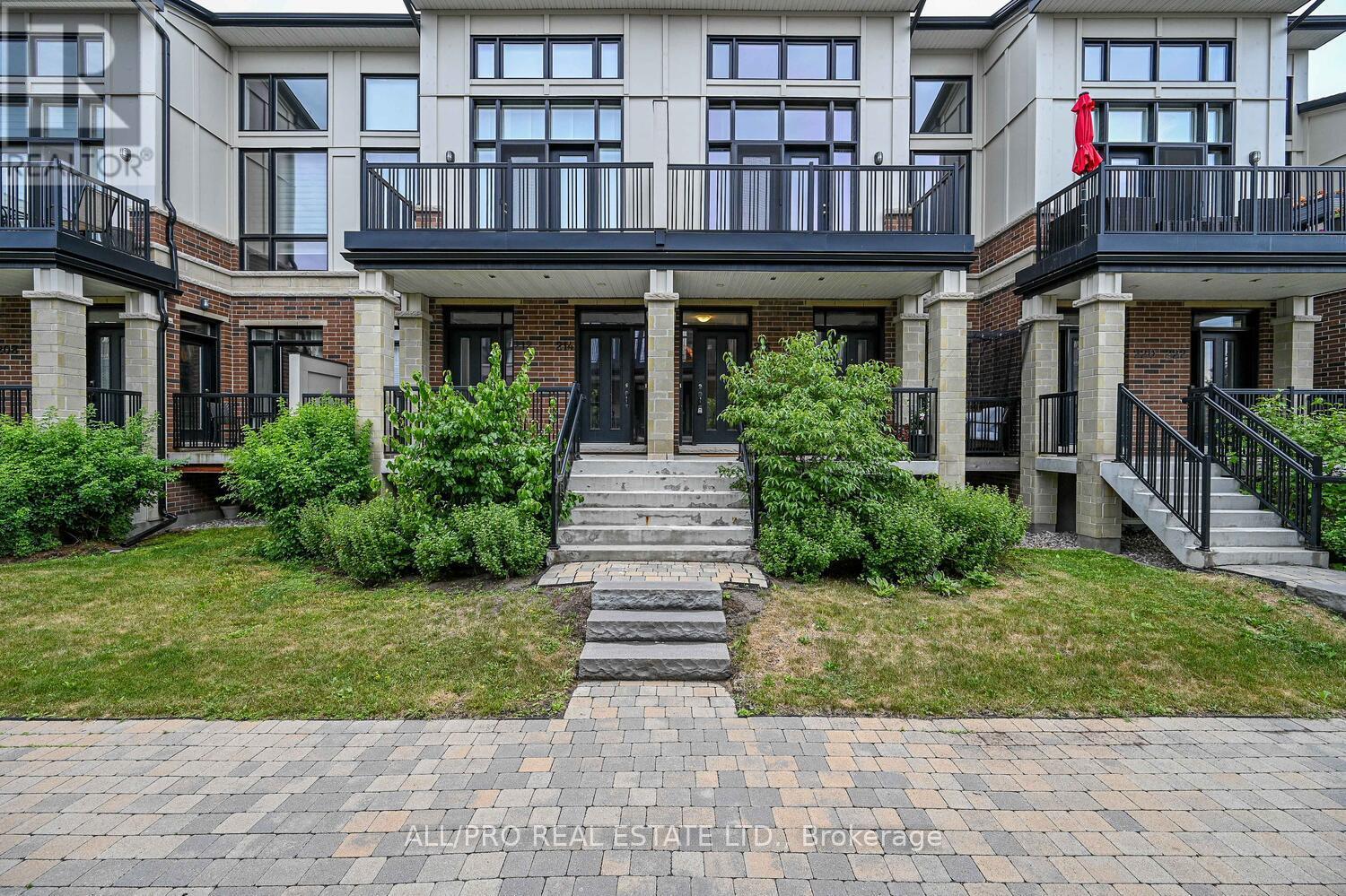 216 PEMBINA DRIVE, Ottawa, Ontario
