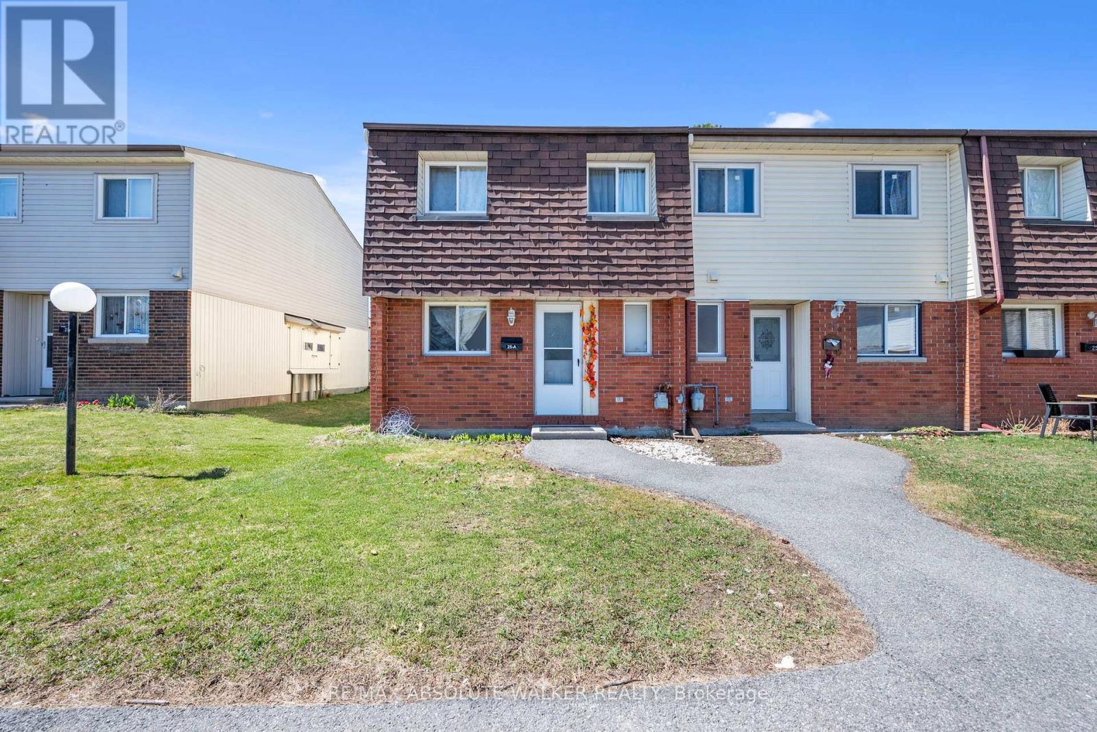 25A SONNET CRESCENT, Ottawa, Ontario