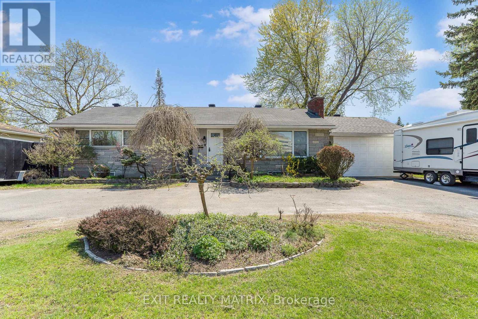 440 SMYTH ROAD, Ottawa, Ontario