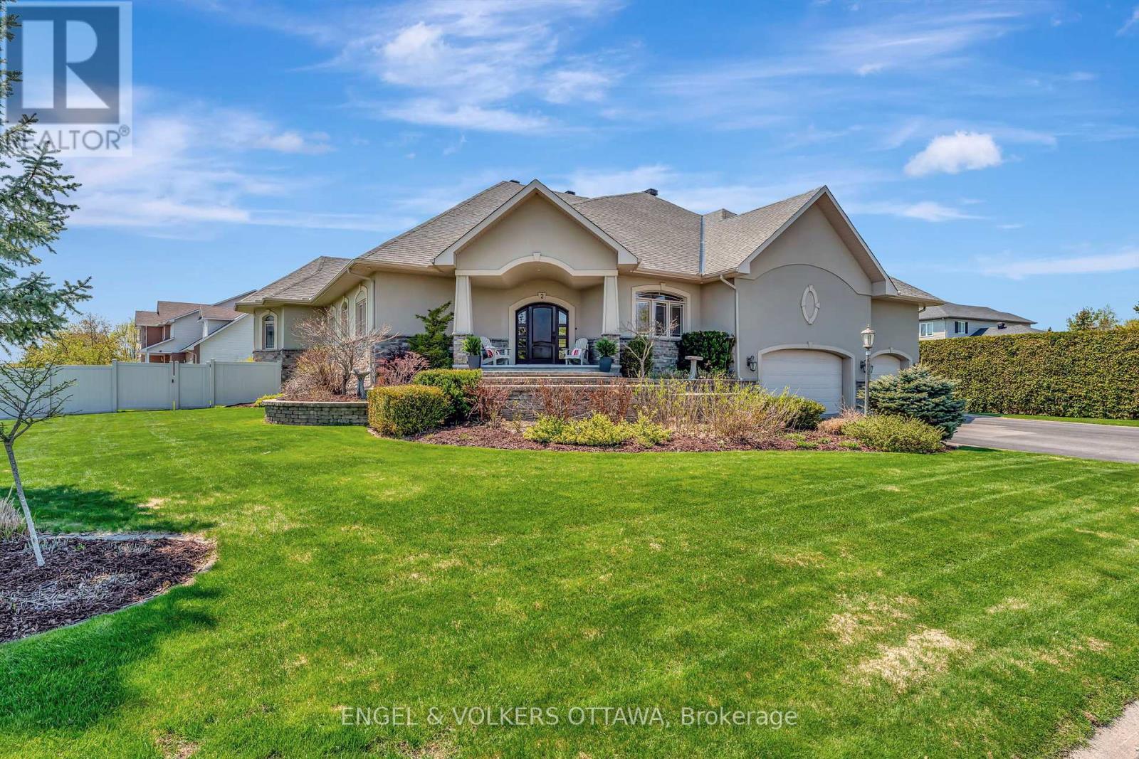 2 BEECHGROVE GARDENS, Ottawa, Ontario