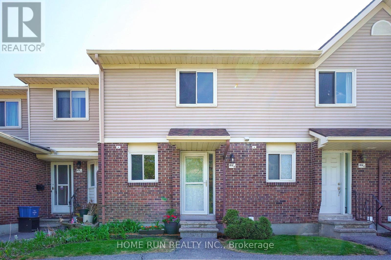 D - 102 VALLEY STREAM DRIVE, Ottawa, Ontario