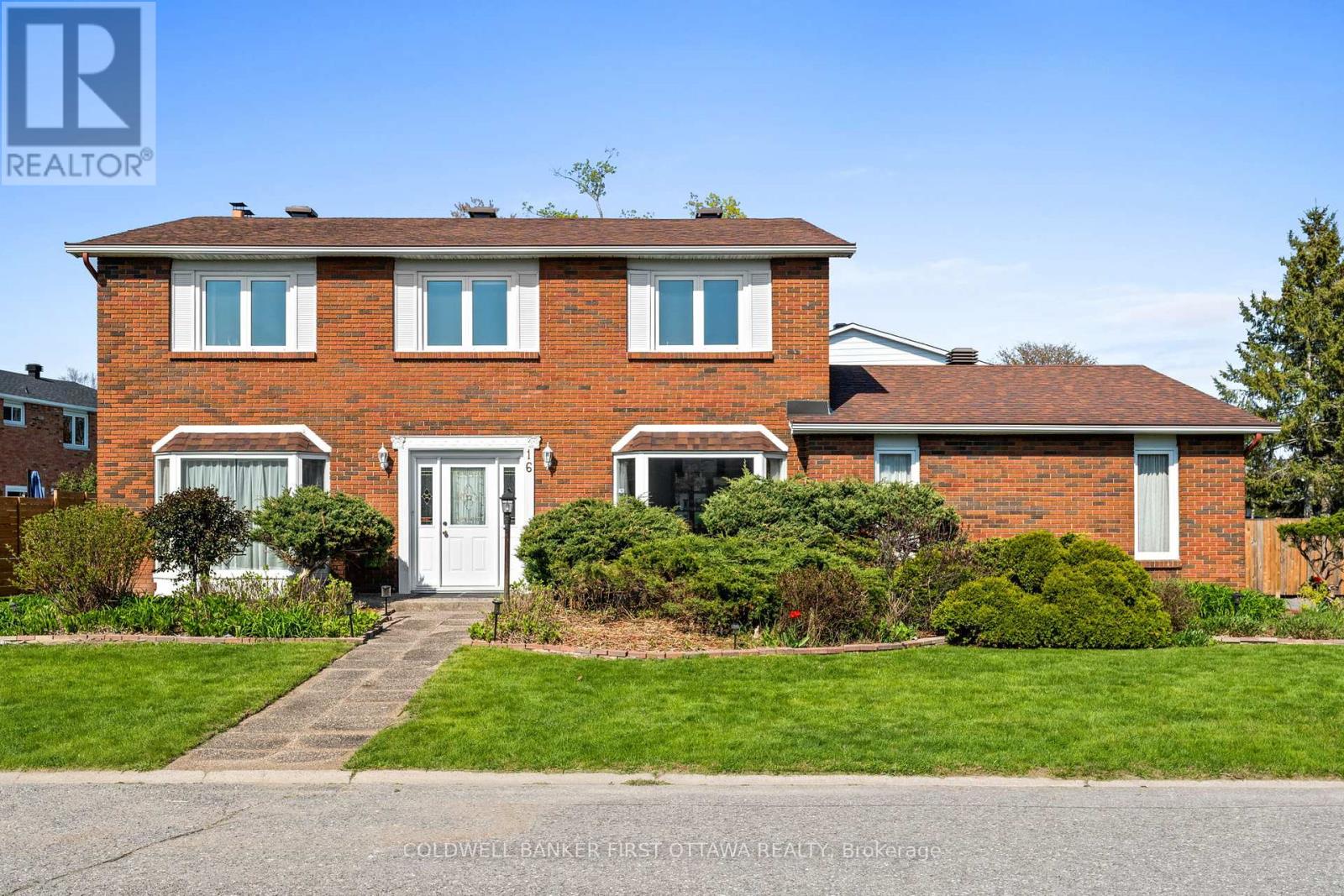 16 DENEWOOD CRESCENT, Ottawa, Ontario