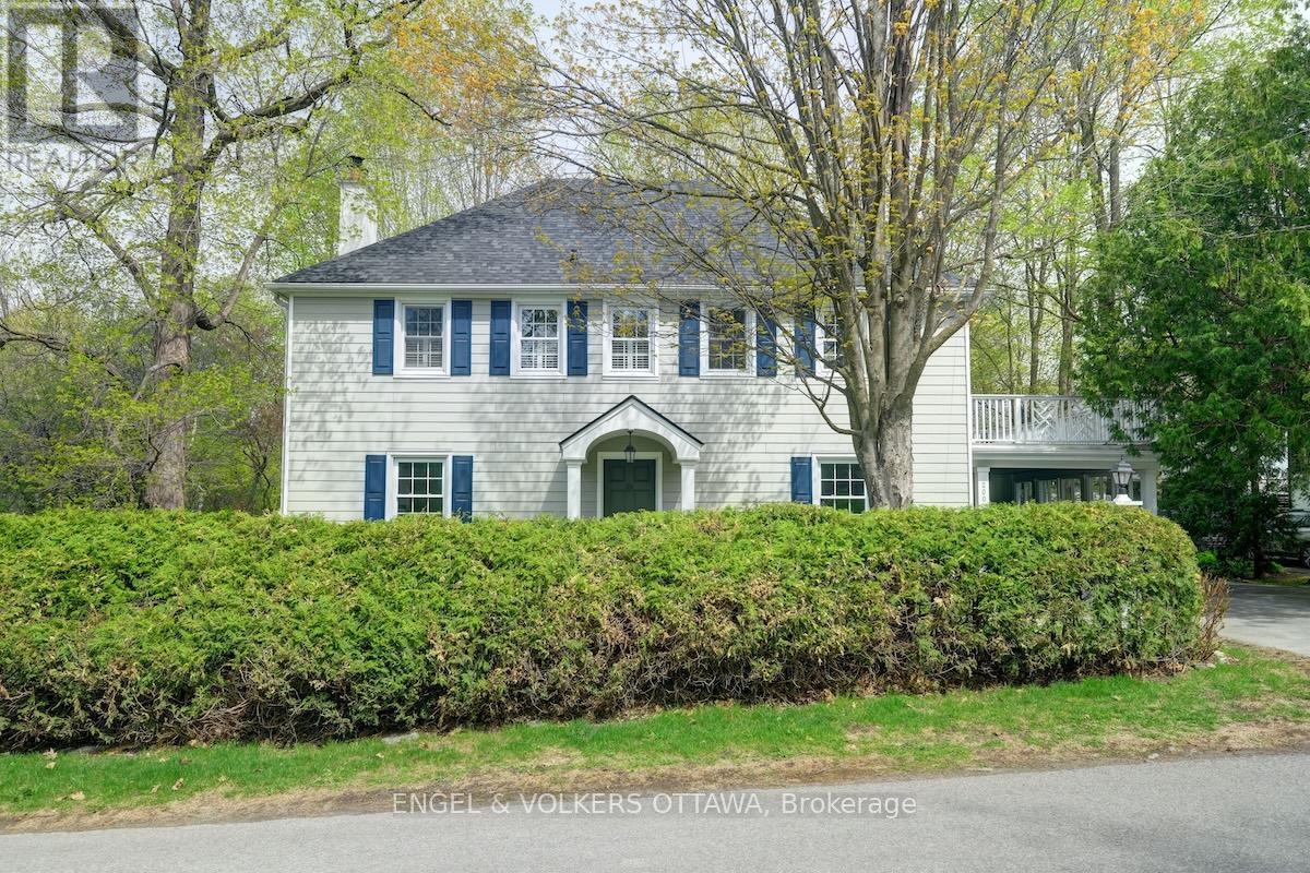200 HOWICK STREET, Ottawa, Ontario