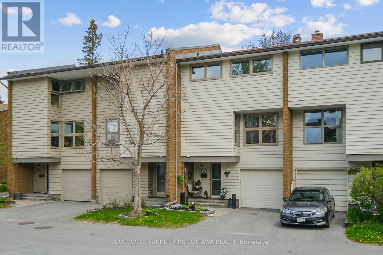 12 CARMICHAEL COURT, Ottawa, Ontario