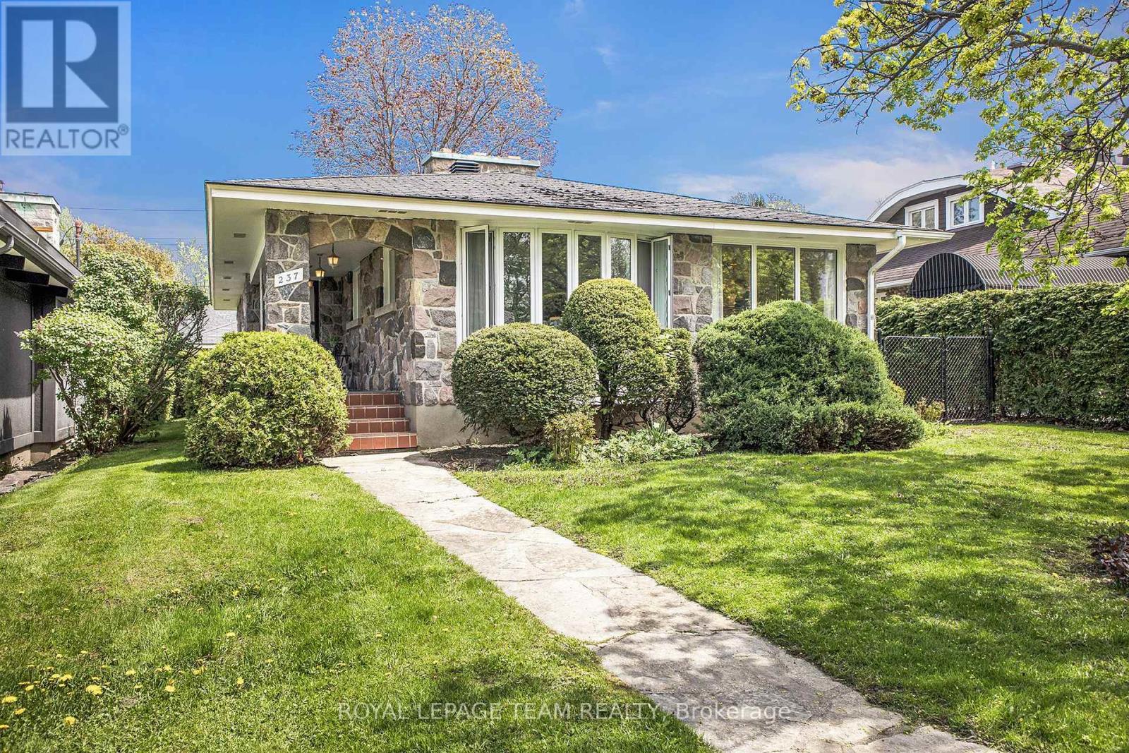 237 ISLAND PARK DRIVE, Ottawa, Ontario