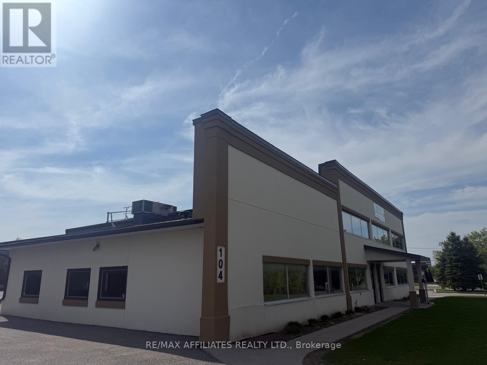 104 SCHNEIDER ROAD, Ottawa, Ontario