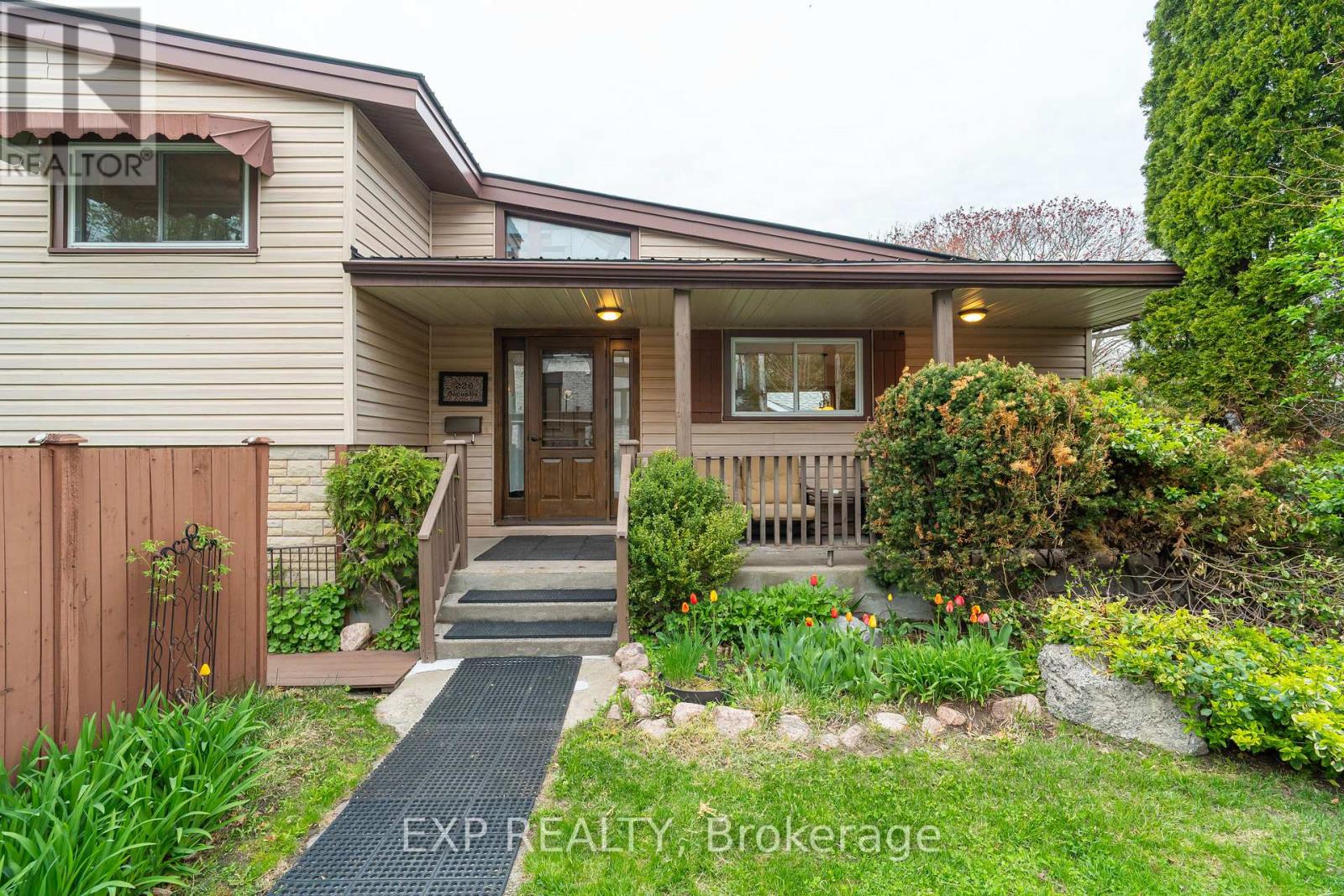 220 ANCASTER AVENUE, Ottawa, Ontario