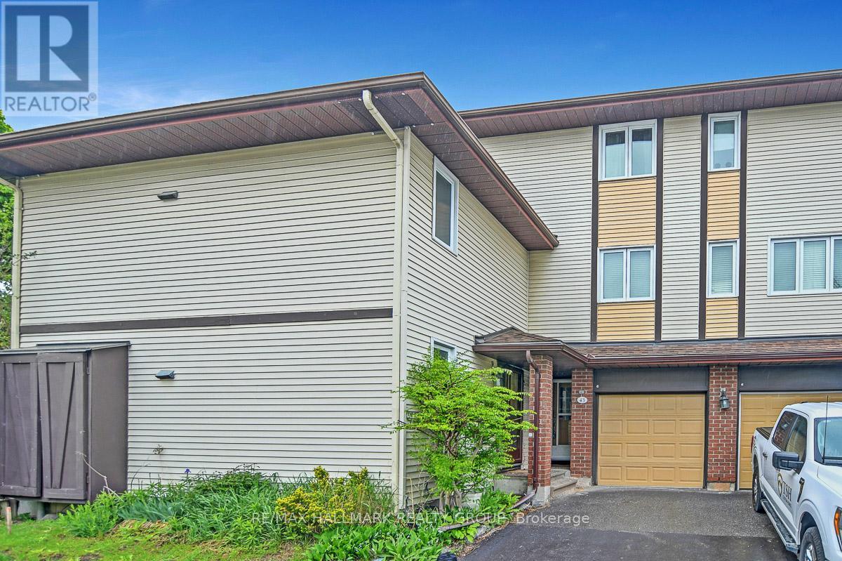 51 - 43 HAXBY PRIVATE, Ottawa, Ontario