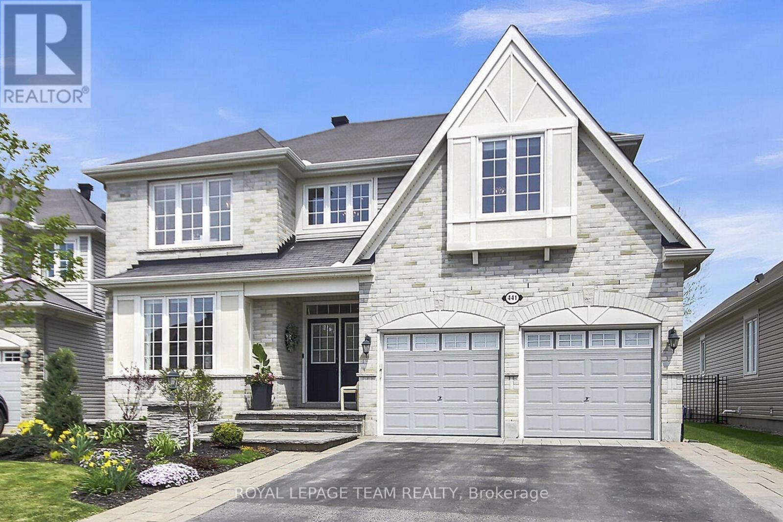 441 BLACKLEAF DRIVE, Ottawa, Ontario