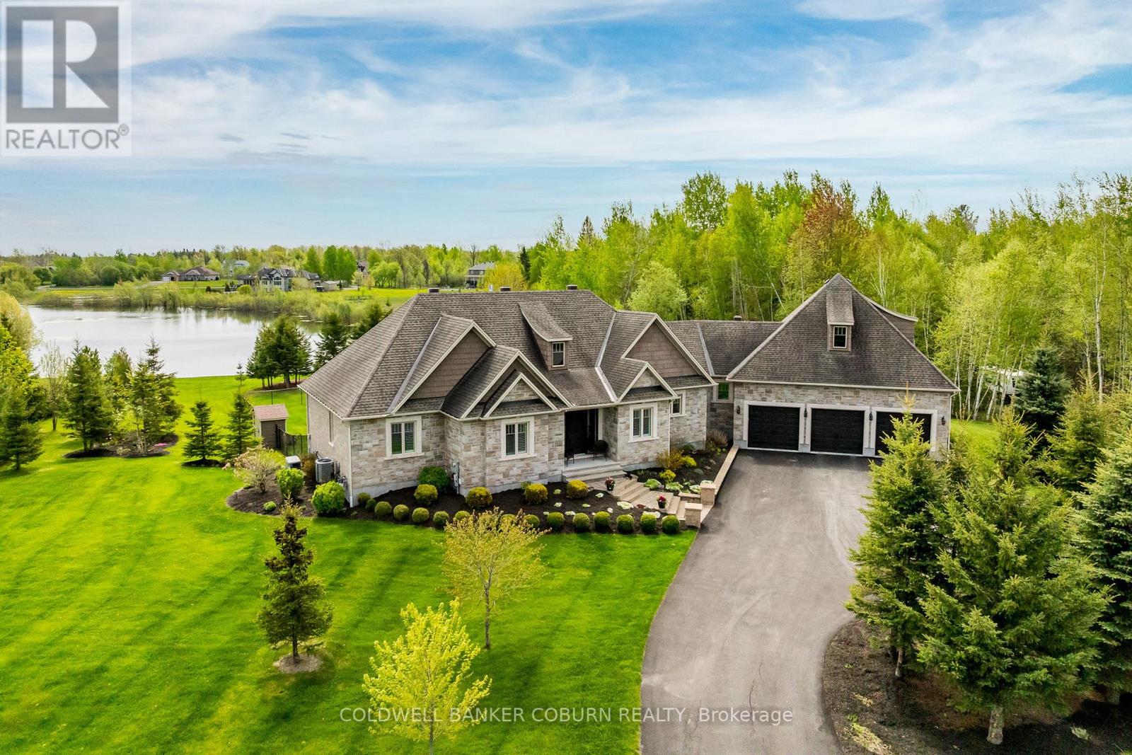 155 WEST LAKE CIRCLE, Ottawa, Ontario