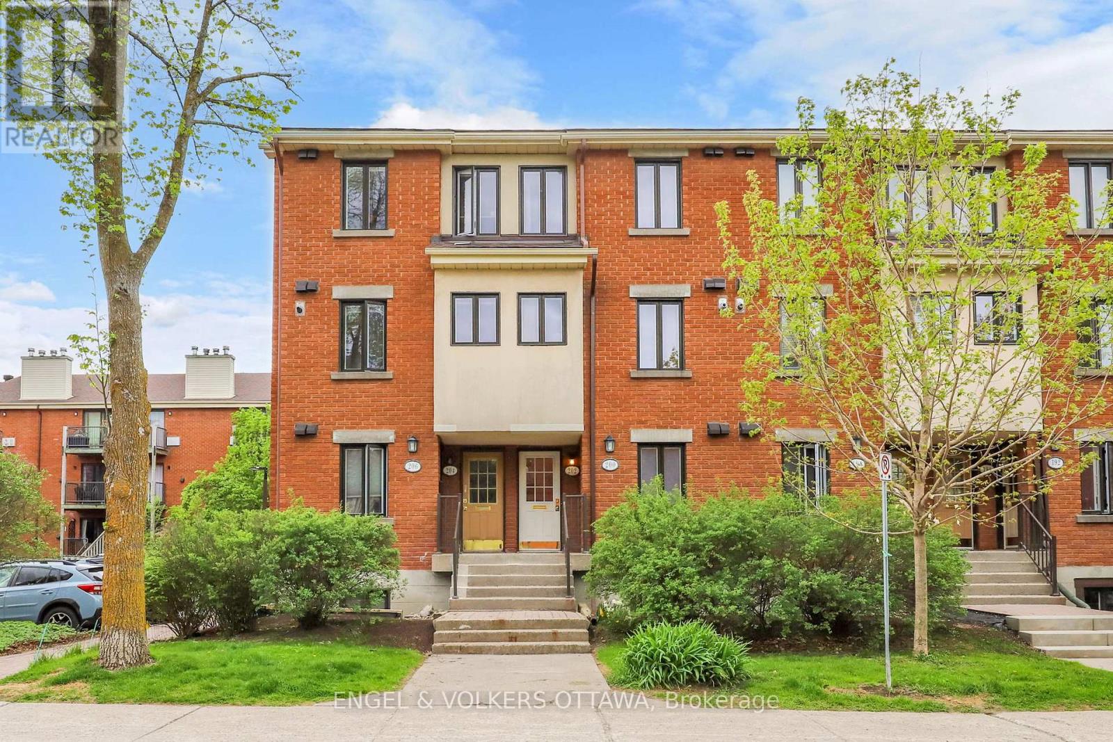 202 ALVIN ROAD S, Ottawa, Ontario