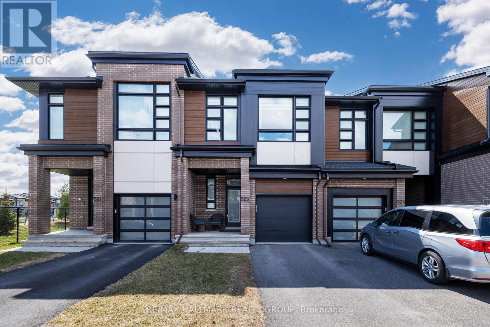 523 RATHBURN LANE, Ottawa, Ontario